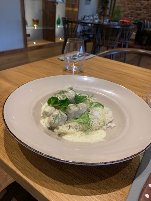 Dagens rätt kalvfrikadeller med ris